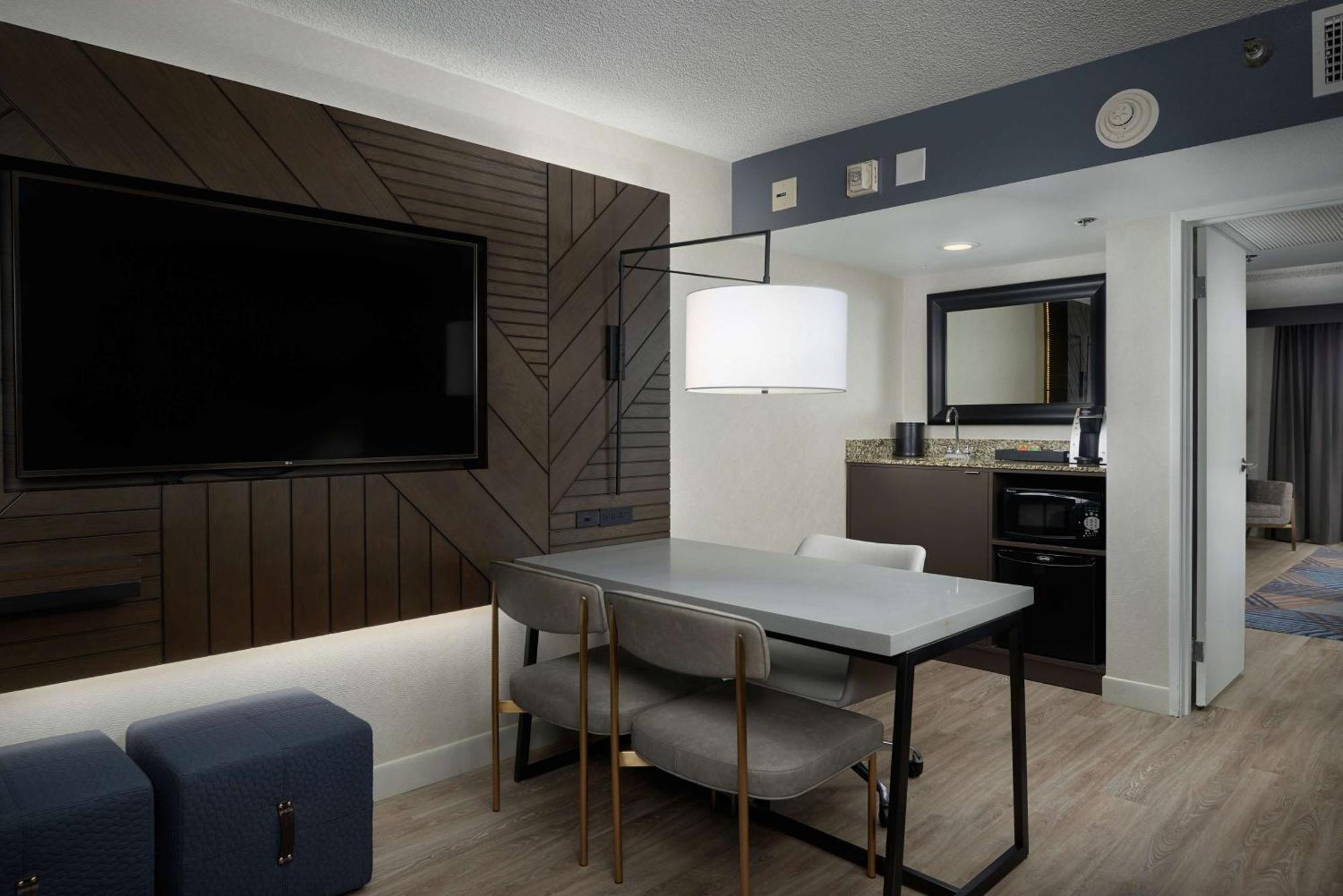 Embassy Suites Los Angeles - Downey Exterior foto